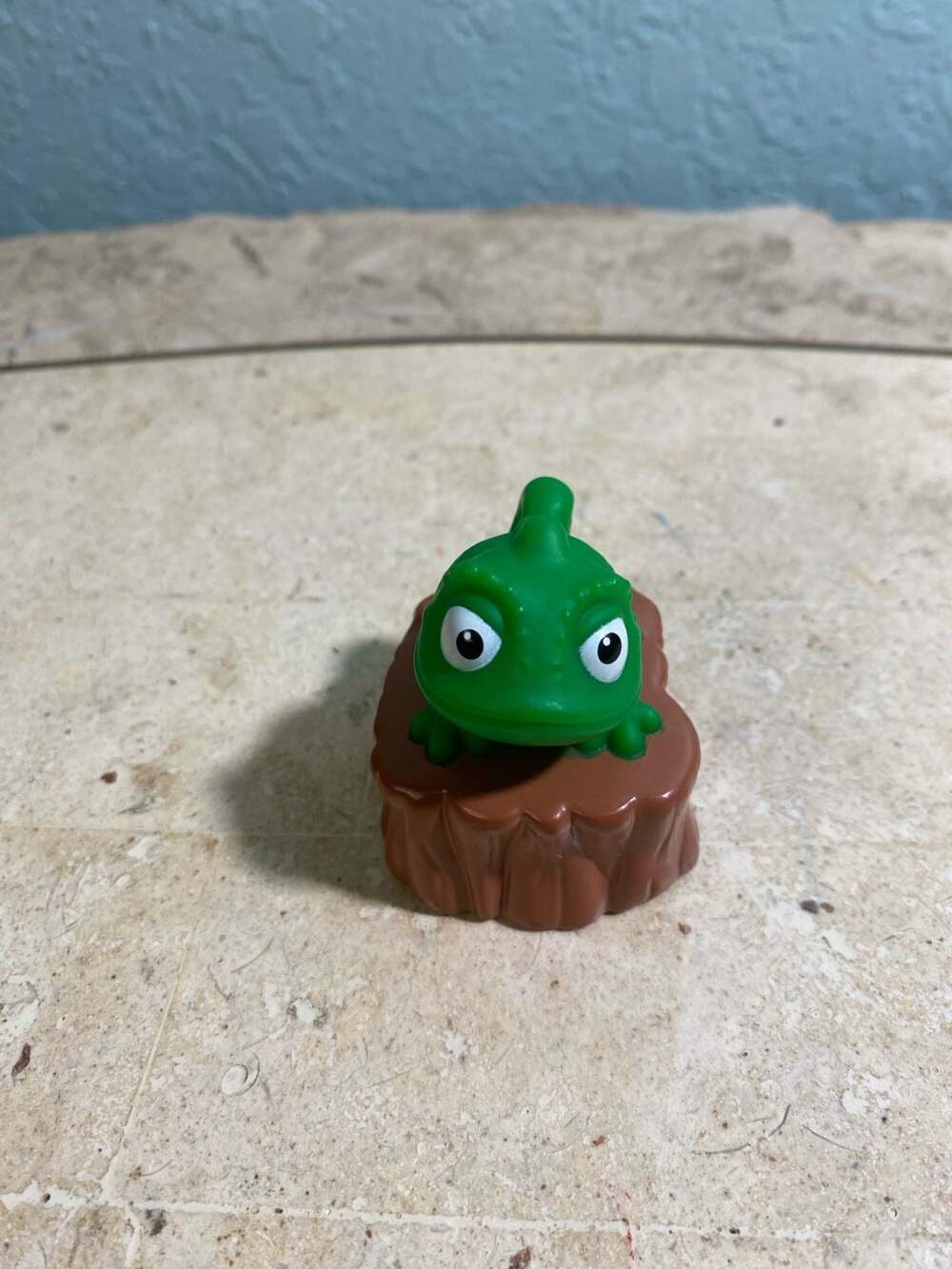 Fisher-Price Little People Disney Pascal the Chameleon on Stump Figure